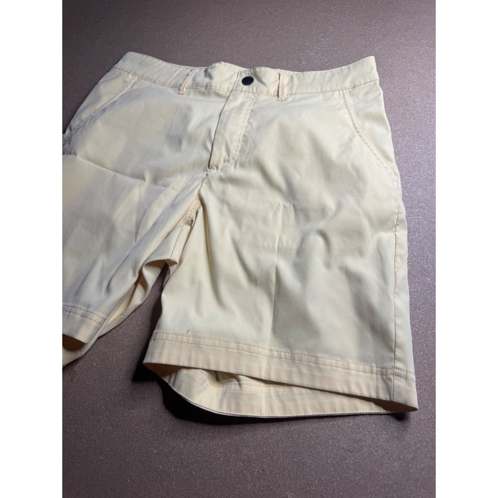 Bogner Men Pale Yellow Golf Shorts Size US 8 EU 38 Cream Performance Luxury